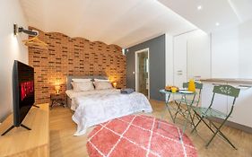 CHARMANT STUDIO RENOVÉ 150m DE MONACO